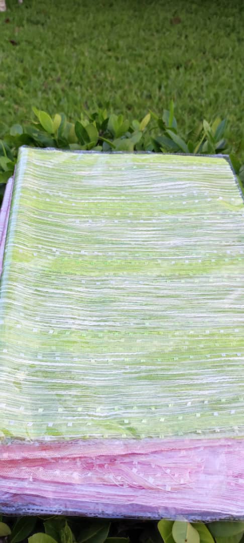 Foulard Soyeux Floral respirant et léger Diverses Couleurs