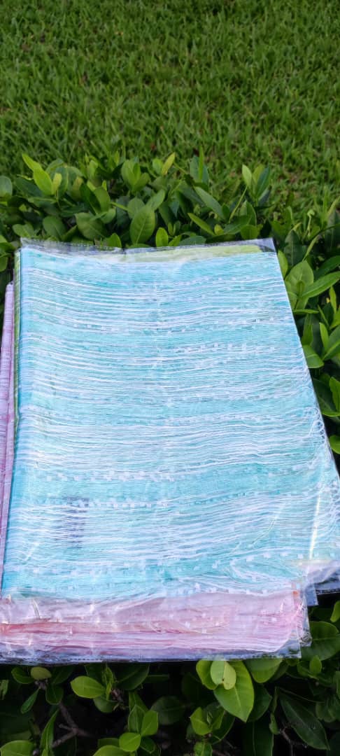 Foulard Soyeux Floral respirant et léger Diverses Couleurs