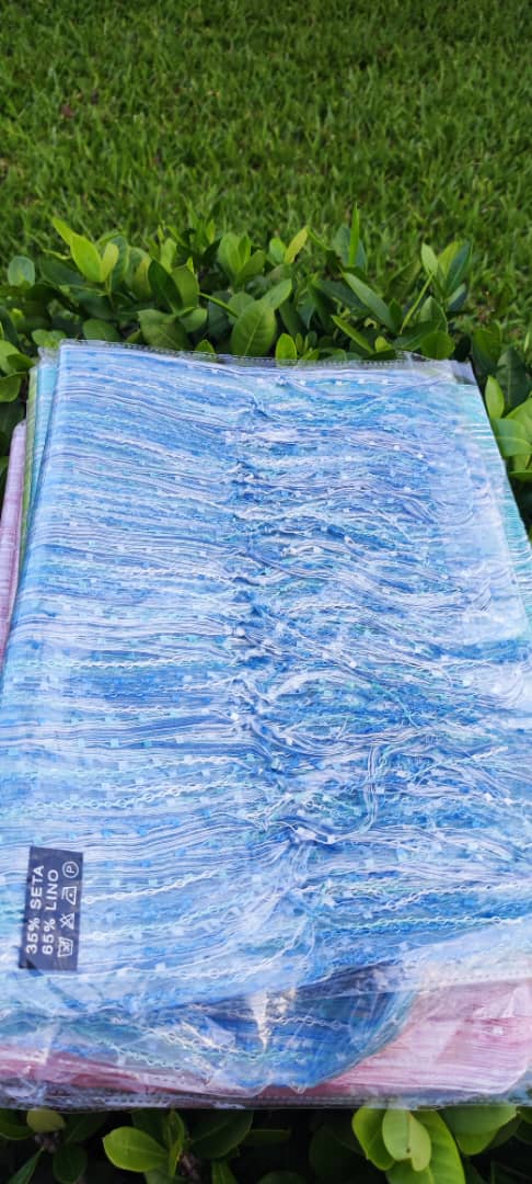 Foulard Soyeux Floral respirant et léger Diverses Couleurs